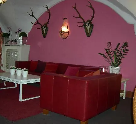Strasshofer *