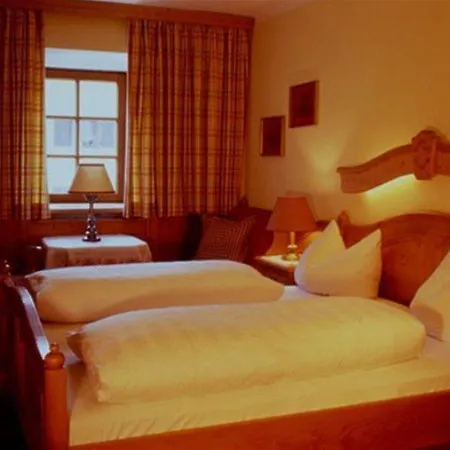 Strasshofer Apartment *